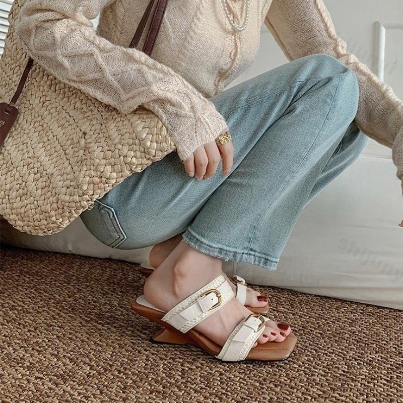 Fashion French Style Wedge Casual Sandals for Women 2025 Summer New Retro Style Belt Buckle Exposed Toe Comfortable High-heeled Slippers