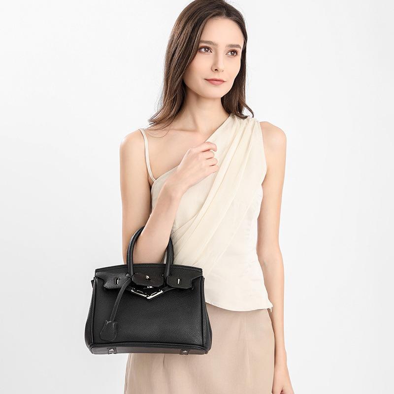 High-End Women's Large Bag 2025 Trendy New Fashion Handbag Large Capacity Shoulder Bag Versatile Crossbody Bag