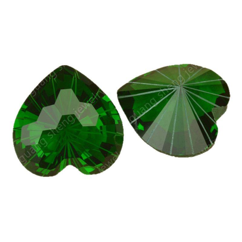 In-Stock Heart-Shaped Emerald Green Glass Gemstone: Deep Green Chrysanthemum-Cut Diamond 20x20 mm Heart-shaped Emerald Cut