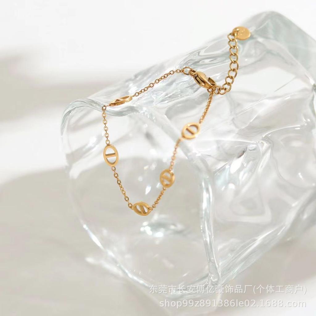 High-End Korean Style Titanium Steel Pig Nose Bracelet - Women's Fashion