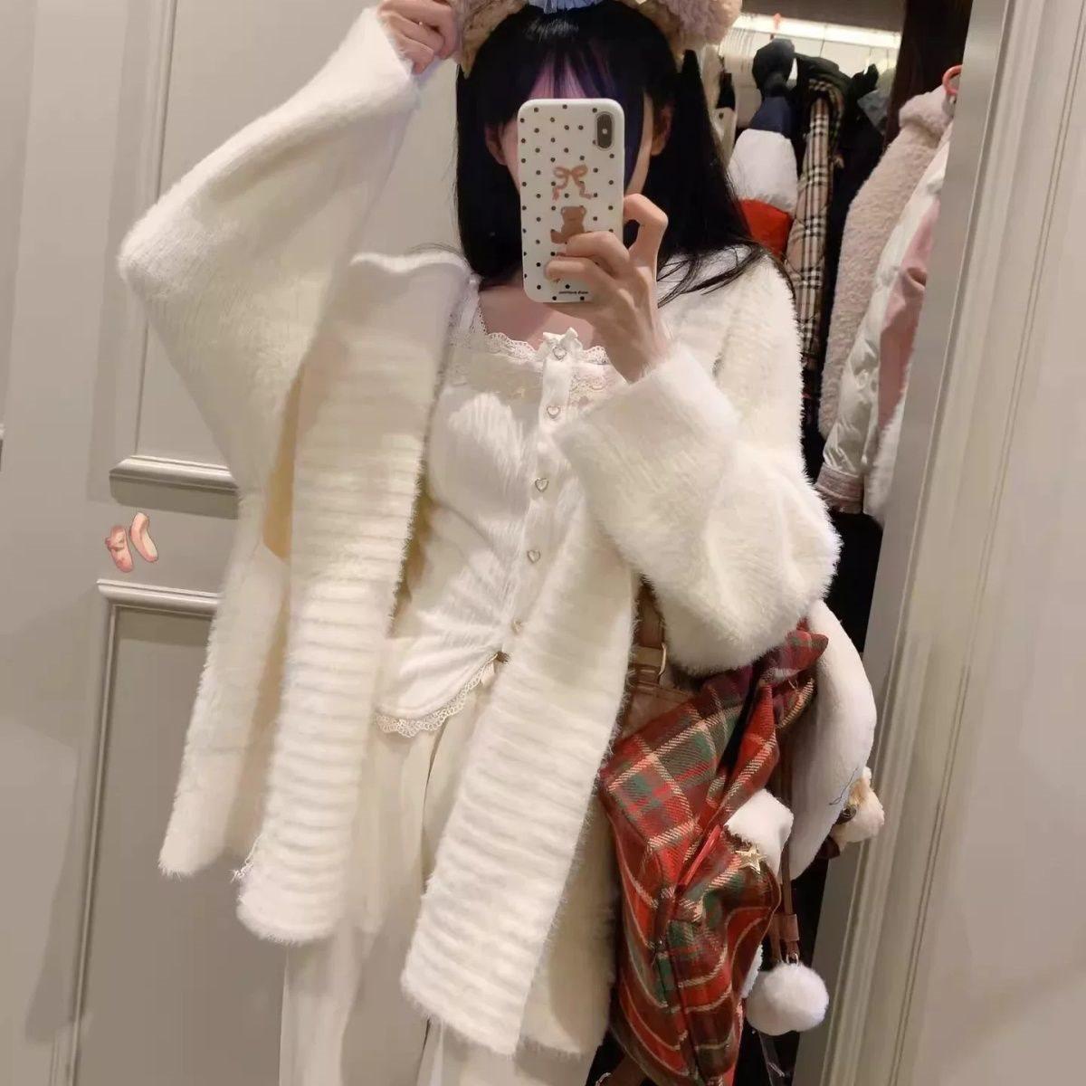 

Cozy Faux Mink Fur Hooded Cardigan: Soft Knit Sweater for Autumn/Winter – Ultra-Gentle and Stylish S for 70-80 jin