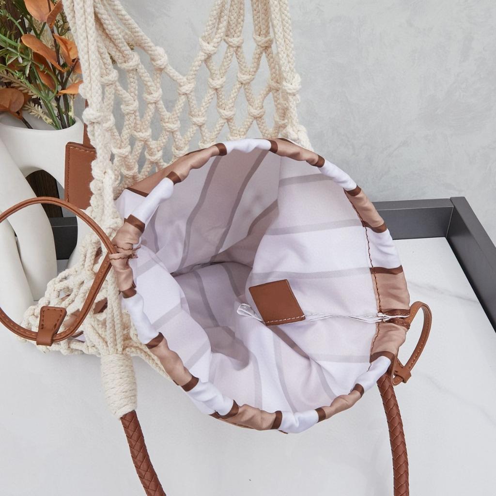 Malá niche designová dutá dekorace Pletená taška 2025 Volný čas Dovolená Plážová síťovaná Ruční Taška přes rameno