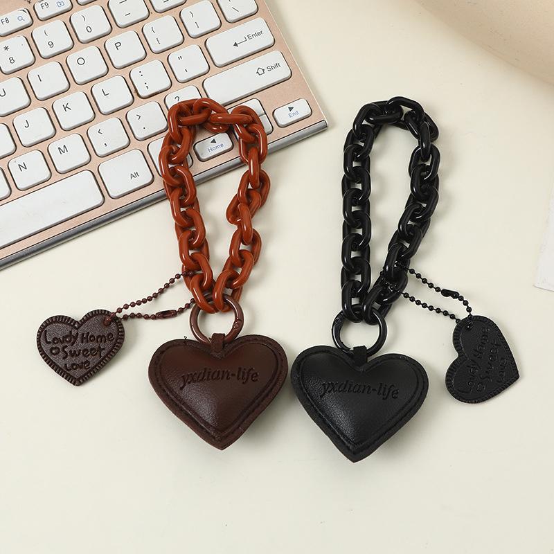 Simple Love Leather Keychain Pendant  Versatile Keychain For Women Exquisite Backpack Decoration Accessories Gifts