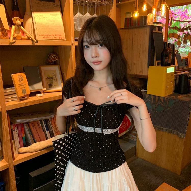 Korean polka dot lace splicing square neck short-sleeved T-shirt women's summer slim and thin sweet and spicy versatile bubble sleeve top