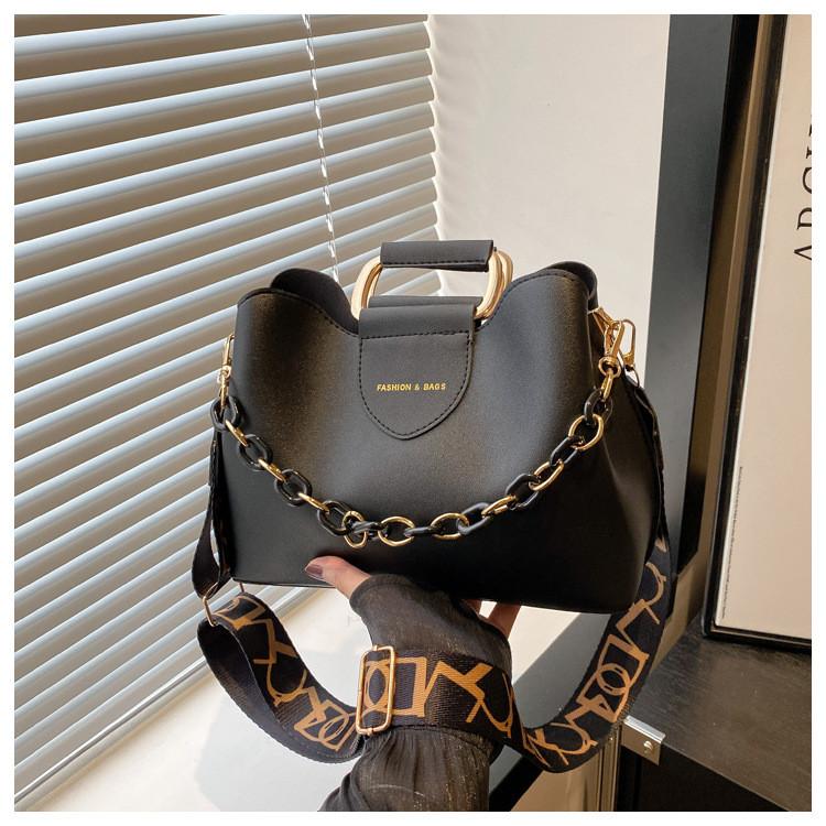 Womens Pu Small Square Handbag With Magnetic Closure For Daily Commuting And Street Style Fashion