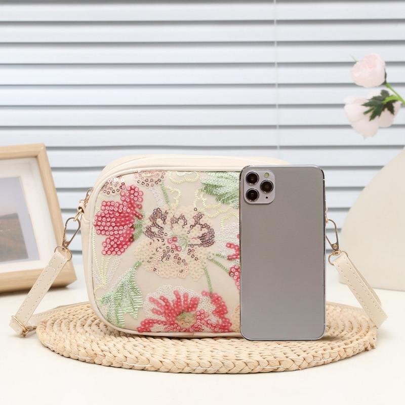 Embroidered flower shoulder bag, new spring and summer women's bag, embroidered flower accessories, messenger bag, one piece.
