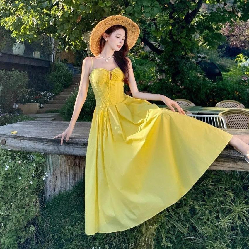 French sexy suspender strap pleated dress women's summer tea break temperament waist thin holiday style A word long dress
