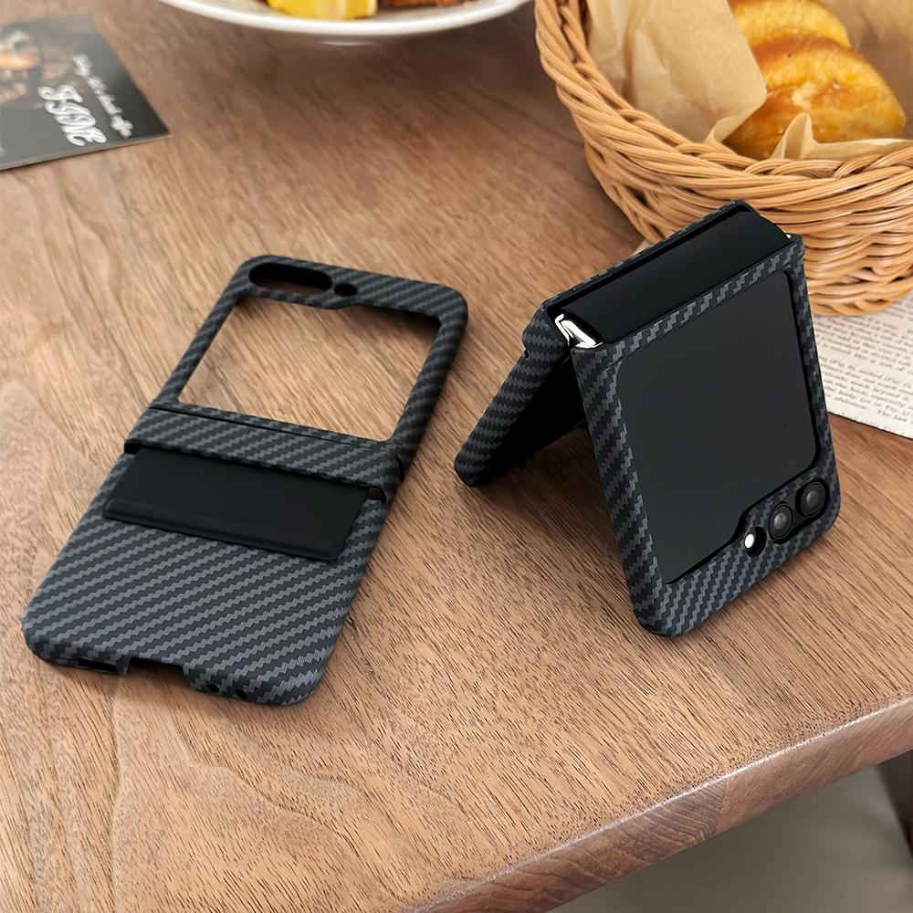 Luxury Carbon Fiber Pattern With Hinge Case For Samsung Galaxy Z Flip 6 5 4 3 5G Ultra Thin Shockproof Hard PC Cover For Z Flip6
