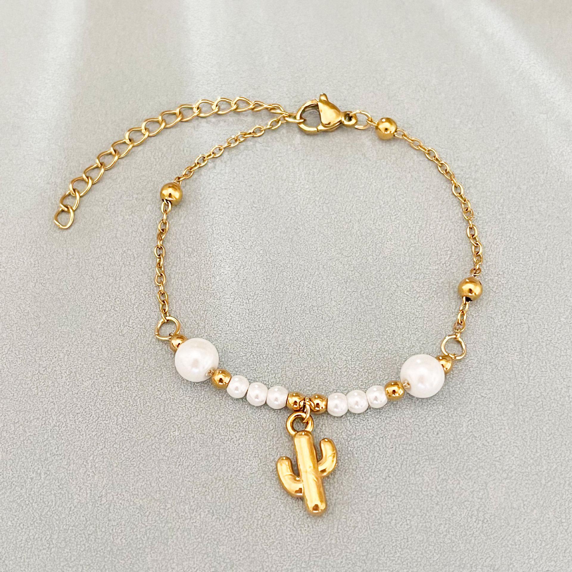 

Stainless Steel Love Heart & Star Bracelet - Versatile Charm for Besties