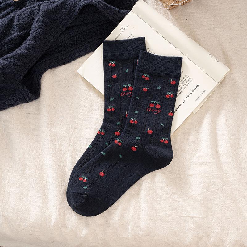 Damen Retro Kirsche gekämmte Baumwolle Mid-Calf Socken mit gestreifter Spitzenrüsche - Herbst/Winter Japanischer Stil.