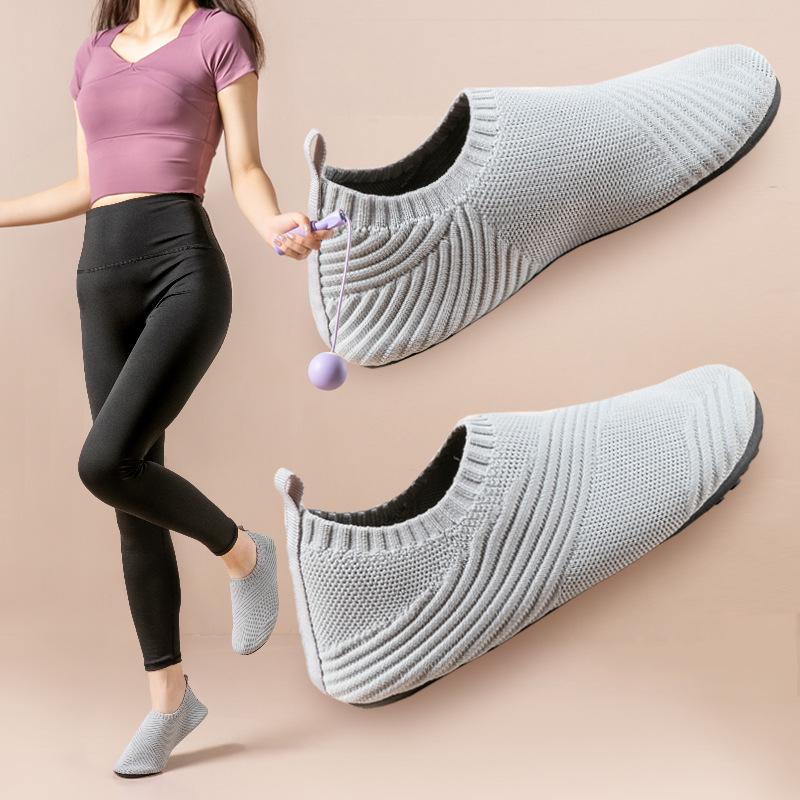 Damen Indoor Yoga Schuhe - Weiche Sohle, Rutschfest, Ideal für Home Aerobic, Tanz und Fitness