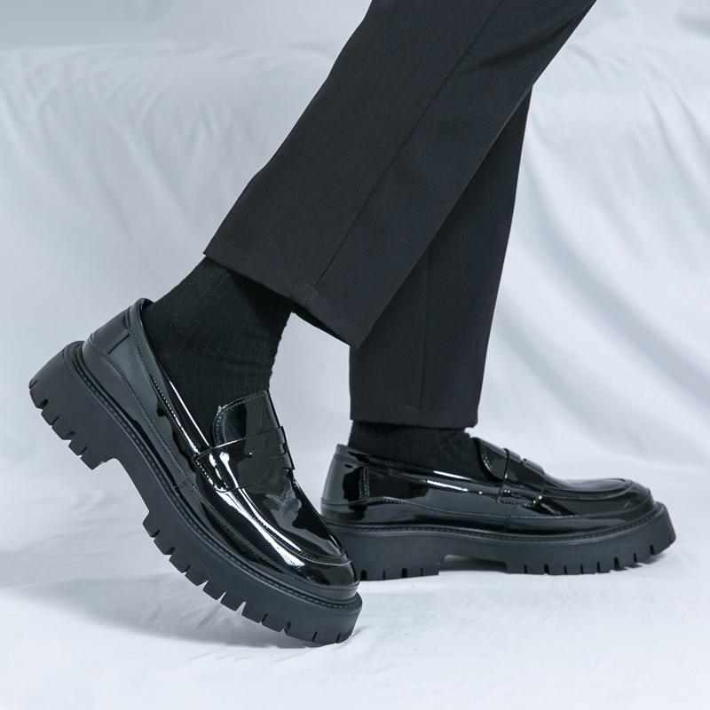 Fashion New Men Casual Leather Derby Shoes British Platform Buckle Designer Antiskid Oxford Shoes Classic Low Top Casual Business Shoes