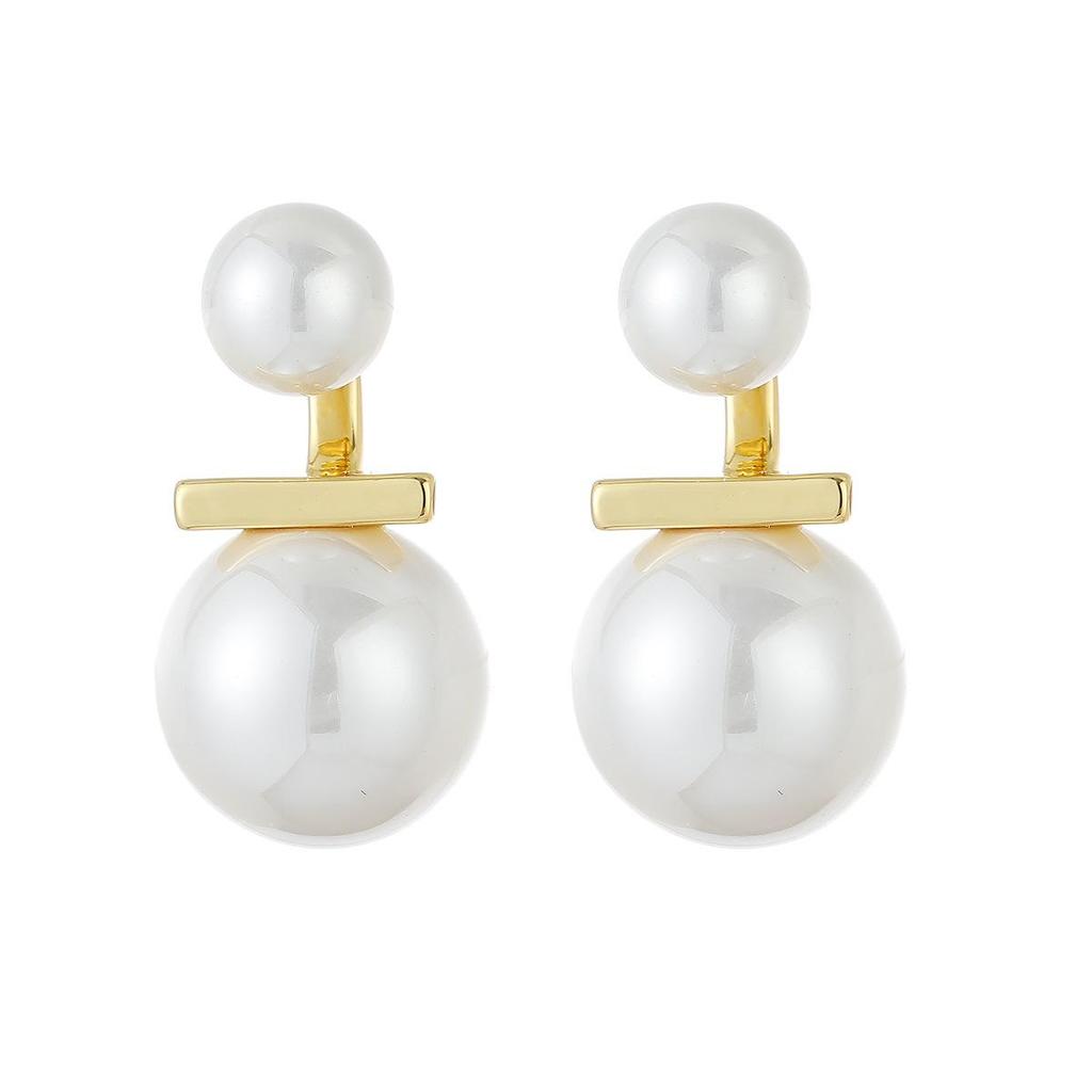 Niche Commuting Versatile Pearl Earrings: Front and Back Fashionable Studs, Copper Plated with Real Gold.