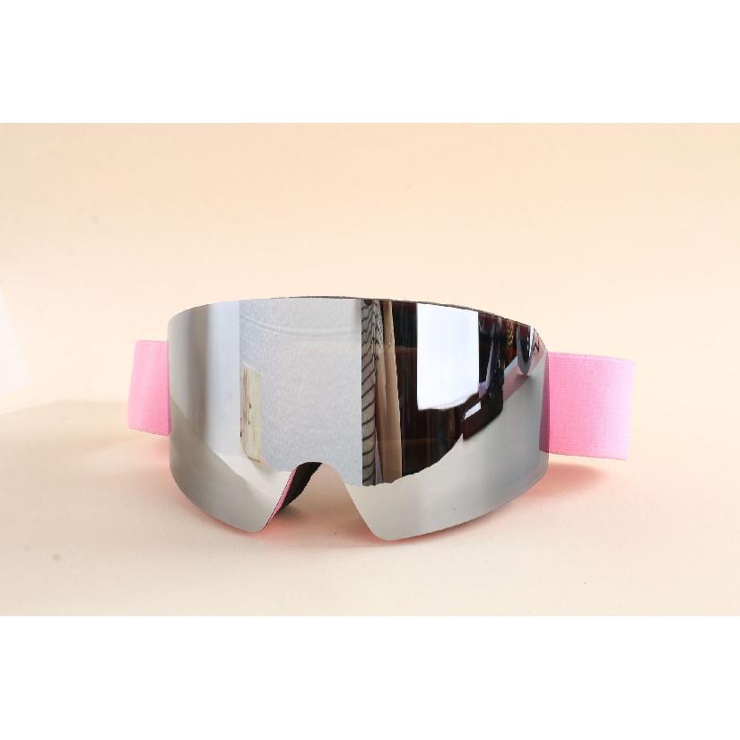 Double-layer anti-fog ski goggles, essential for skiing, offering wind and sand protection, UV protection, and snow blindness prevention, suitable