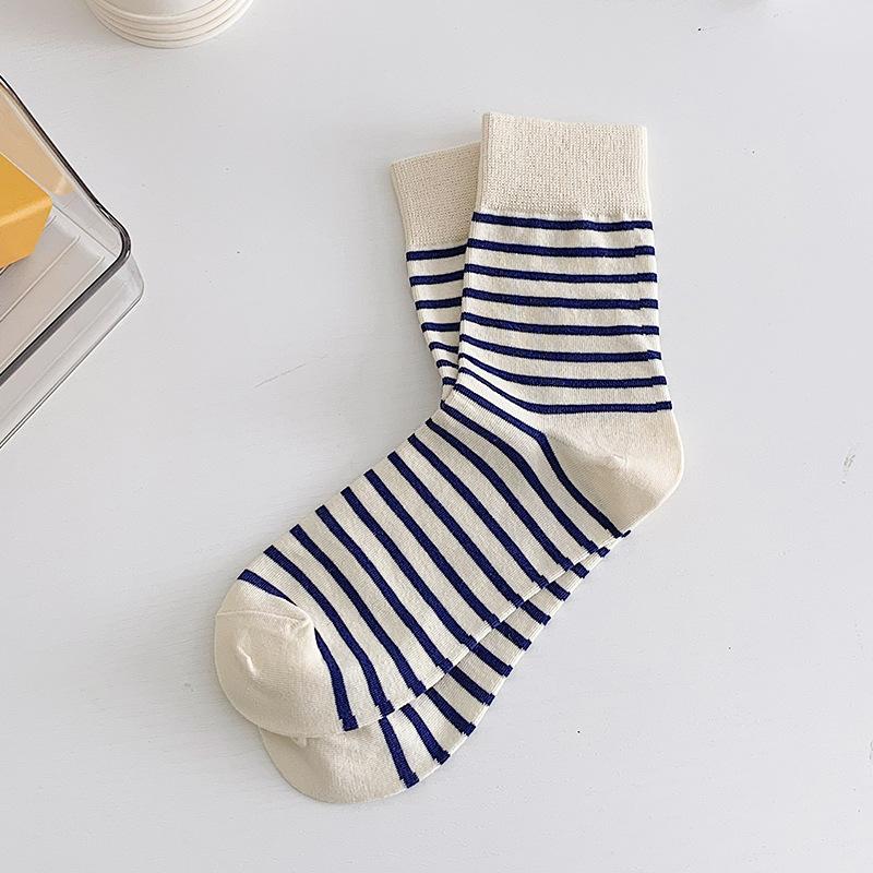Female Spring and Autumn New Letter Stripe Movement In Tube Cotton Socks