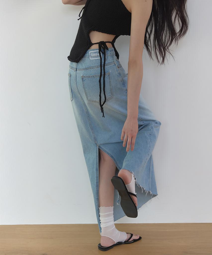 Lonkeu Slit Denim Maxi Skirt (Light Blue)