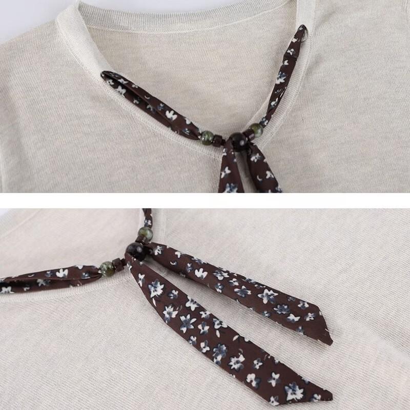 Xinfeiyu Wool-Blend Retro V-Neck Knitted Sweater with Scarf Detail