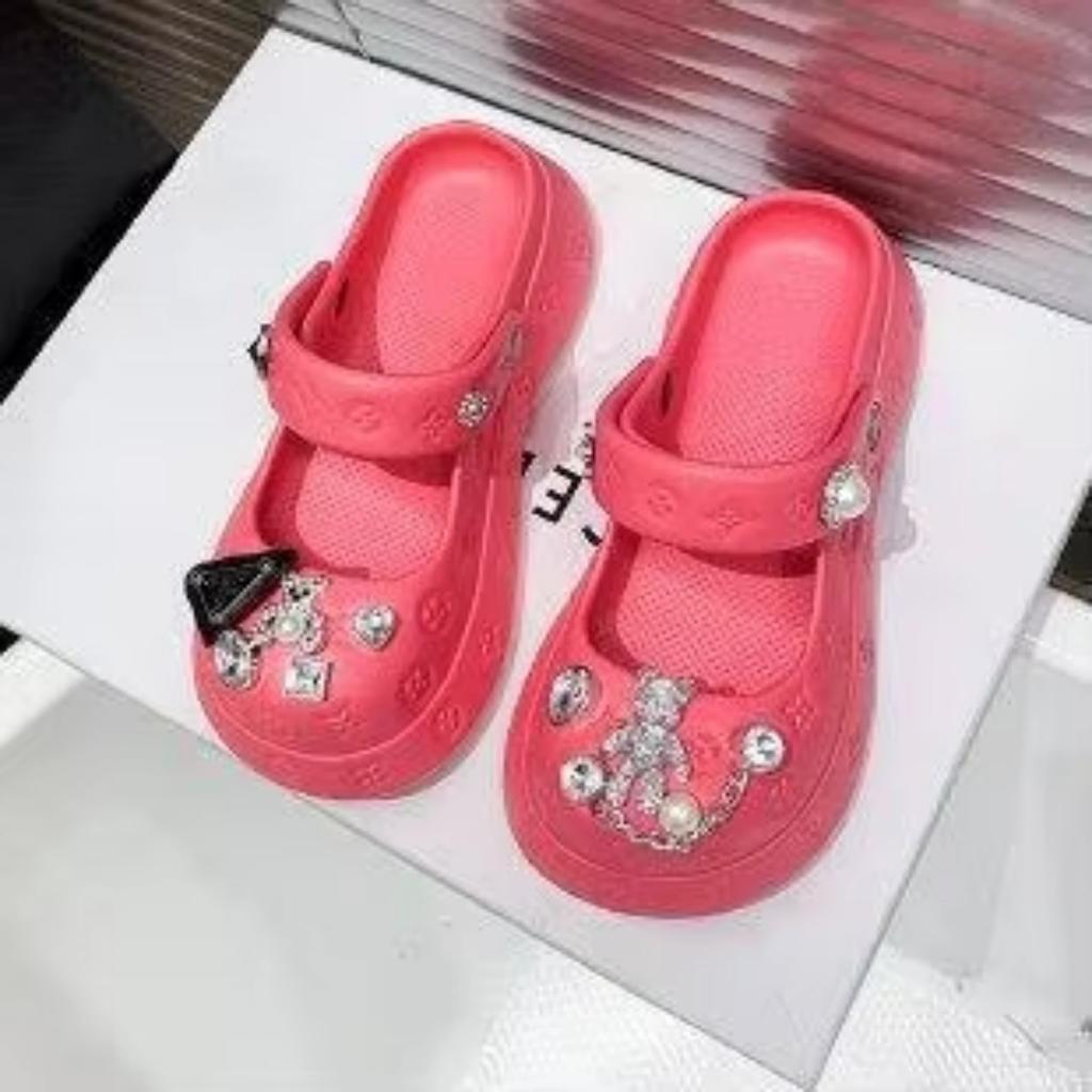 2024 Nová móda Kreslené Dekorativní Dámské Boty s Dírkovanými Botami Silná Podrážka Mary Jane Pantofle