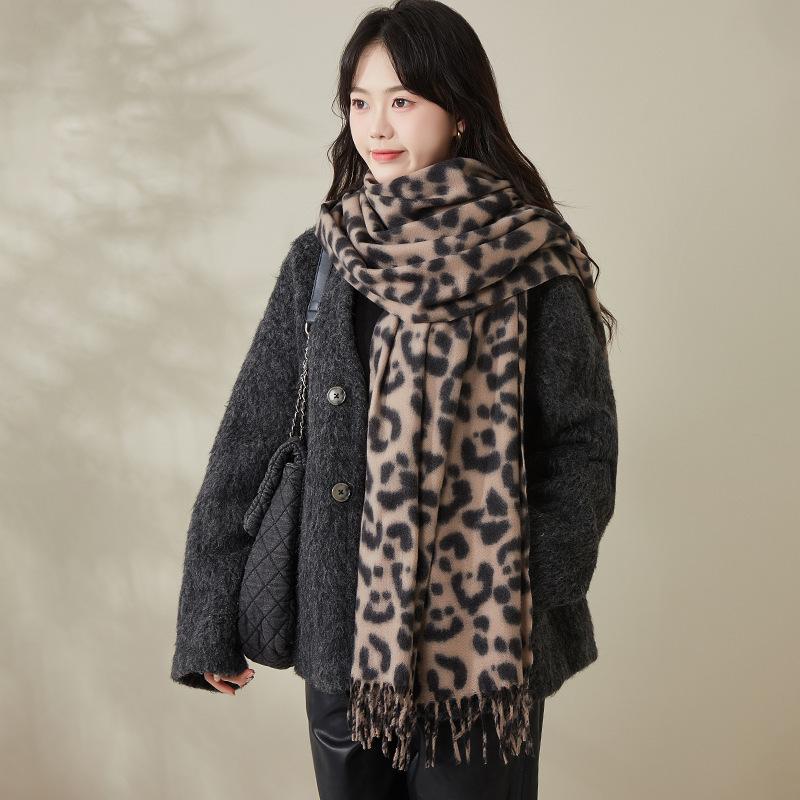 Korean Winter Atmosphere Leopard Print Scarf for Couples Warm and High End Imitation Cashmere Tassel New Scarf