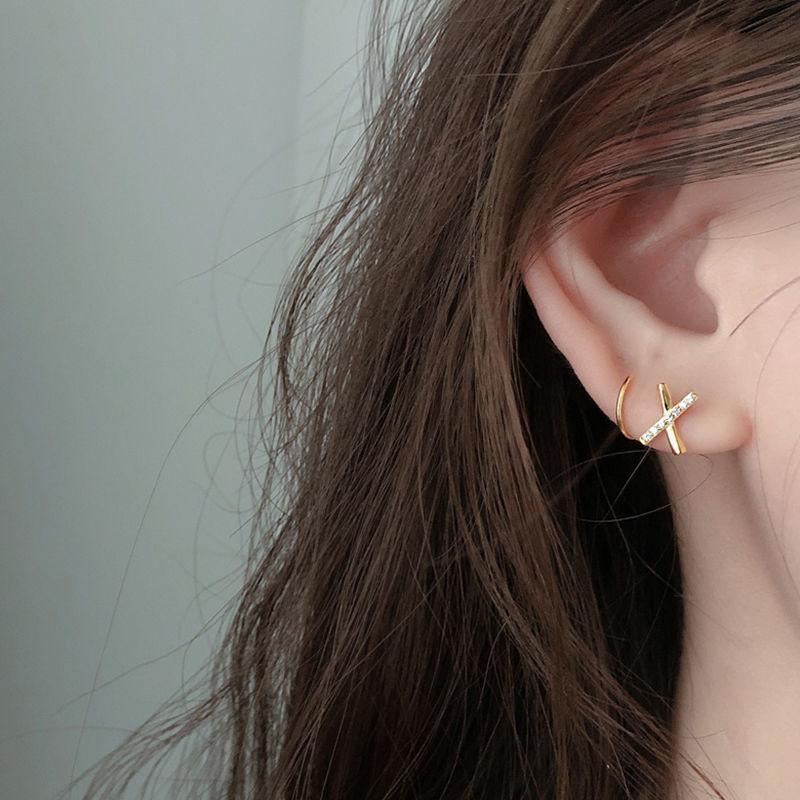 

Fresh and simple cross unilateral diamond-set letter X girl heart Korean version niche versatile earrings earrings ear jewelry