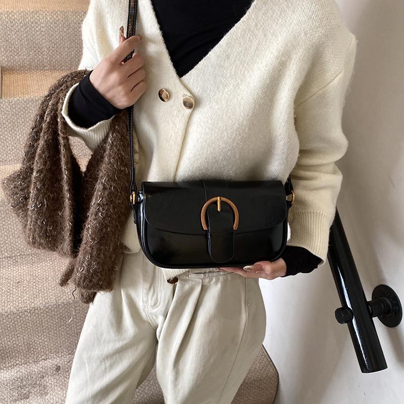 Retro Small Bag Women's Autumn and Winter Versatile New Fashion Messenger Bag Shoulder Underarm Commuter Small Square Bag