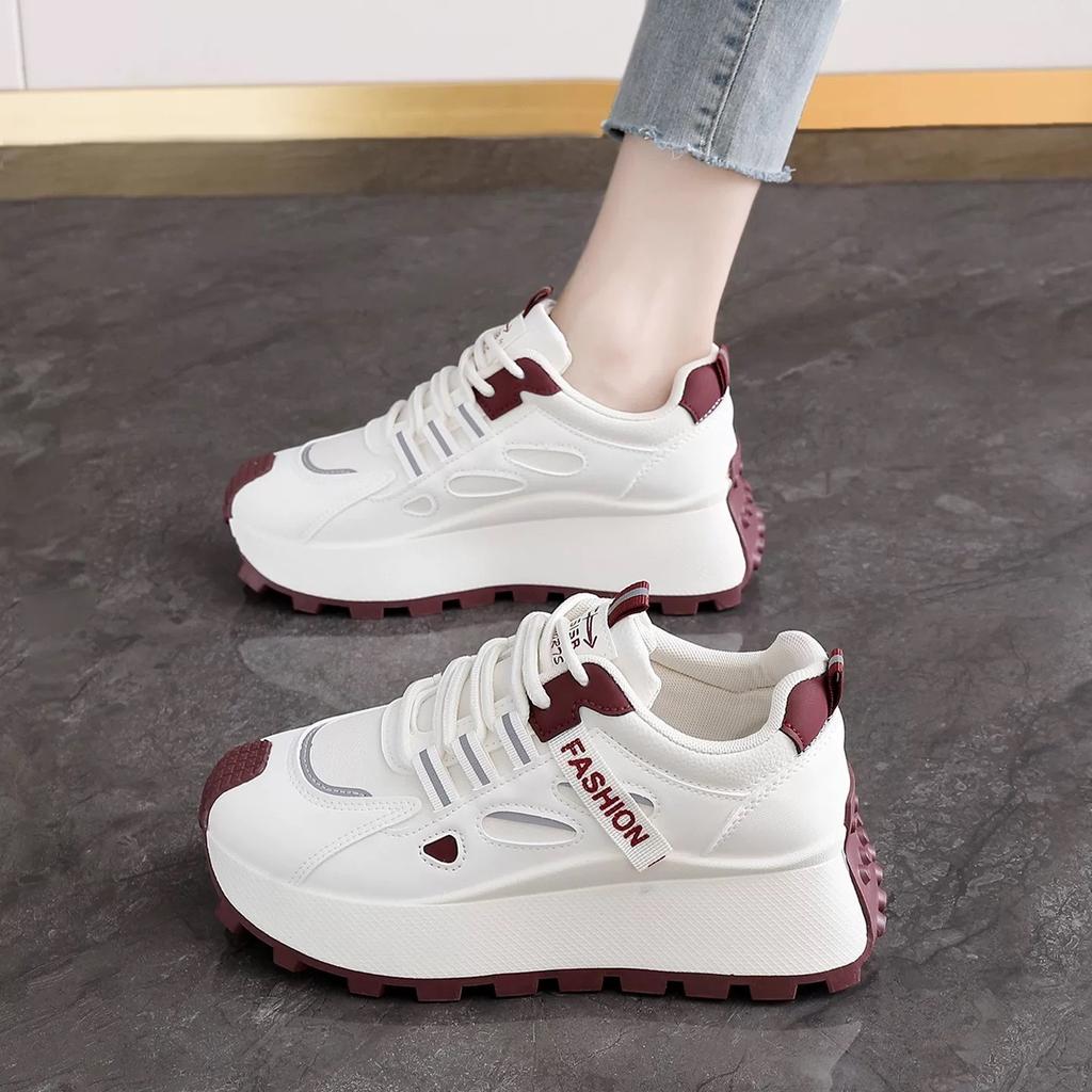 Scarpe sportive traspiranti nuove per primavera e autunno suola spessa rialzo casual scarpe bianche piccole da papà
