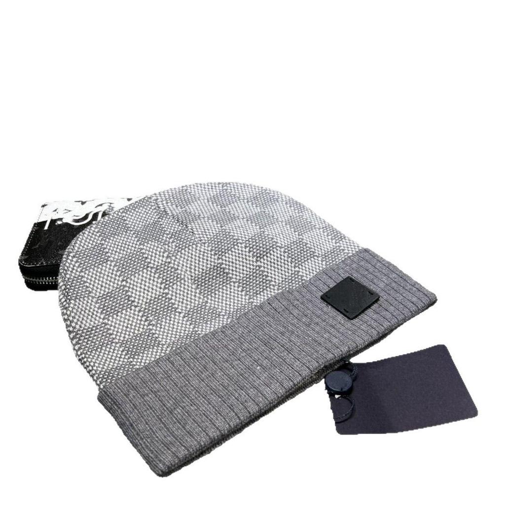 Autumn/Winter Rolled Edge Small Check Knit Beanie: Classic, Versatile, Cold-Proof Fashion Hat