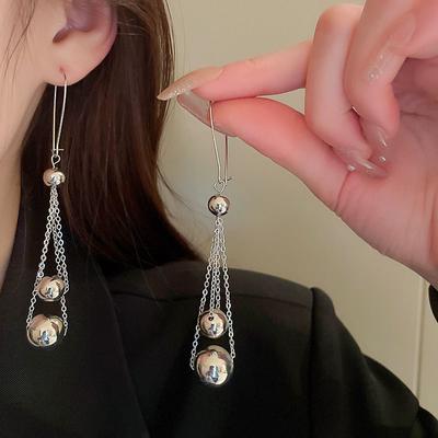 New Korean Version of Simple Ball Earrings, Niche High-end Cold Wind, Personality, Versatile and Fresh Earrings