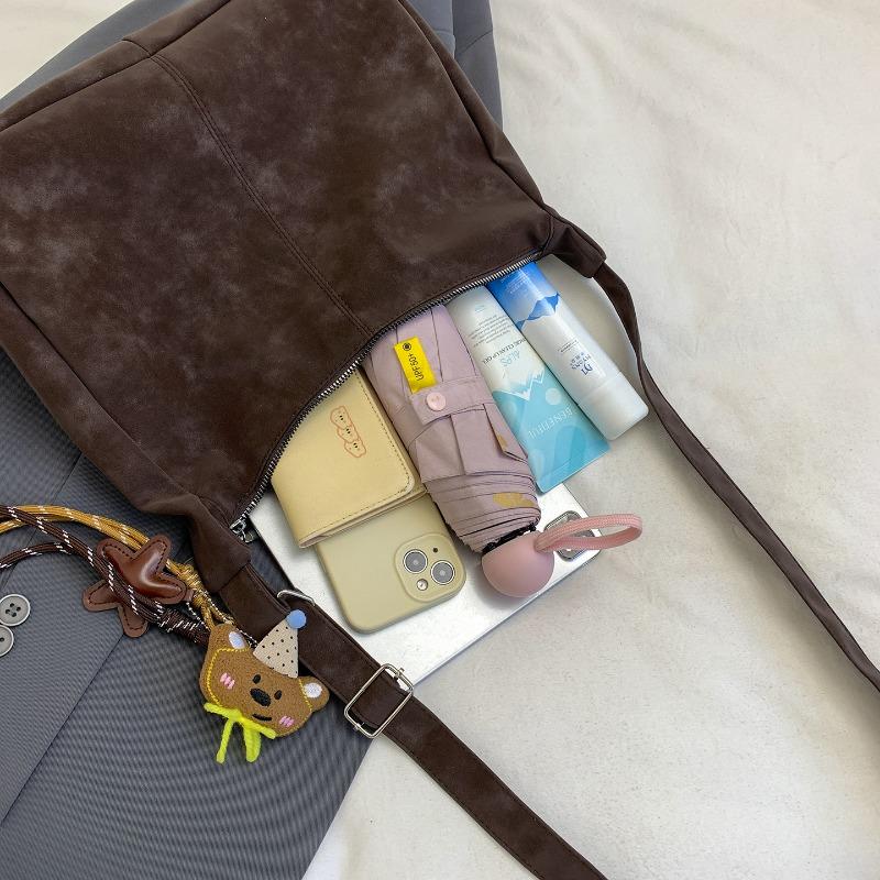 Retro matte large-capacity bag female, autumn and winter new tote bag versatile class commuting shoulder messenger bag
