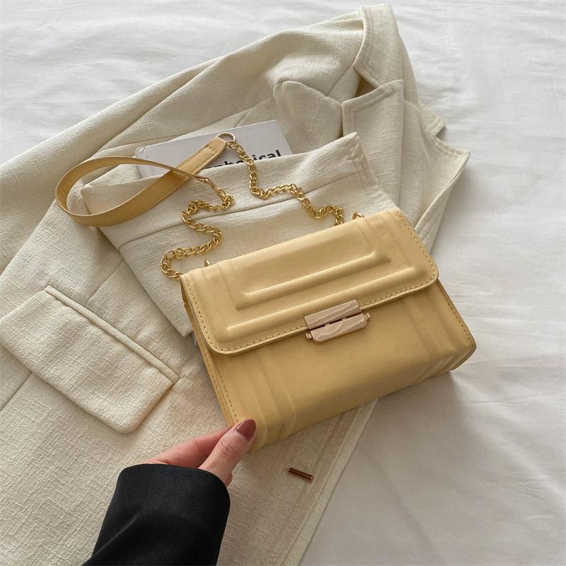 Trendige Kleine Schwarze Und Rosa Quadratische Tasche Mit Kettenriemen Für Damen, Ideal Für Lässige Outfits