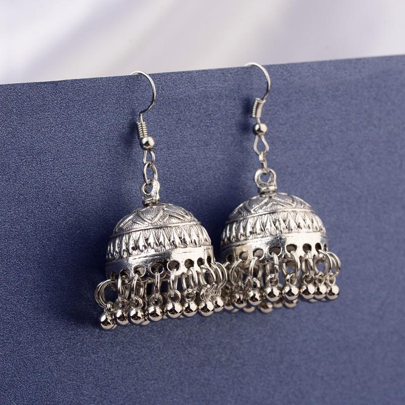 Yunnan Ethnic Bohemian Feather Earrings - Exaggerated No-Pierce Clips for Women