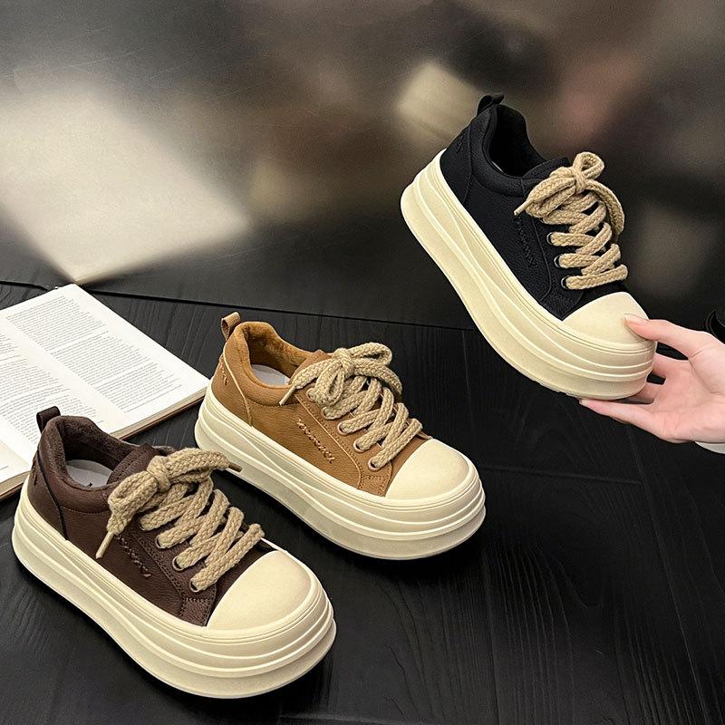 The first layer of cowhide muffin shoes children's 2025 autumn and winter new leather heightened thick-soled velvet casual sports shoes