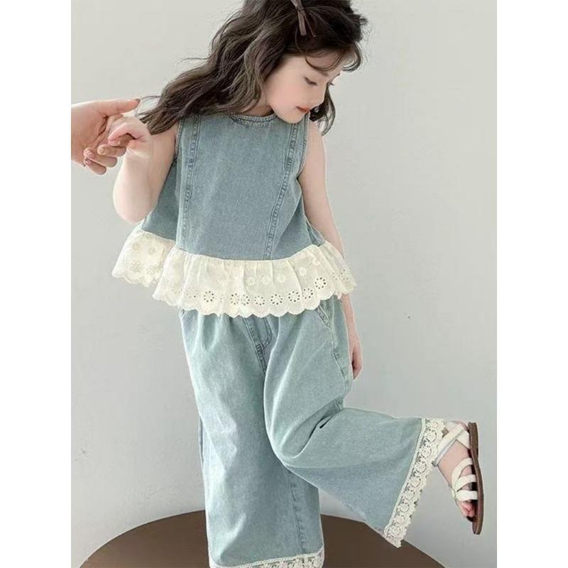 

Новый летний комплект для девочек в стиле «под джинсу» со стильным жилетом без рукавов и летними широкими брюками. 140cm