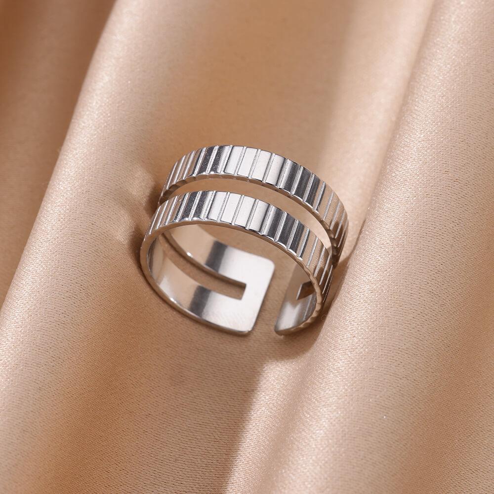 Anello aperto a forma di cuore in acciaio inossidabile color oro per donna, non scolorisce, alla moda, squisito, estetico, gioiello romantico per coppia