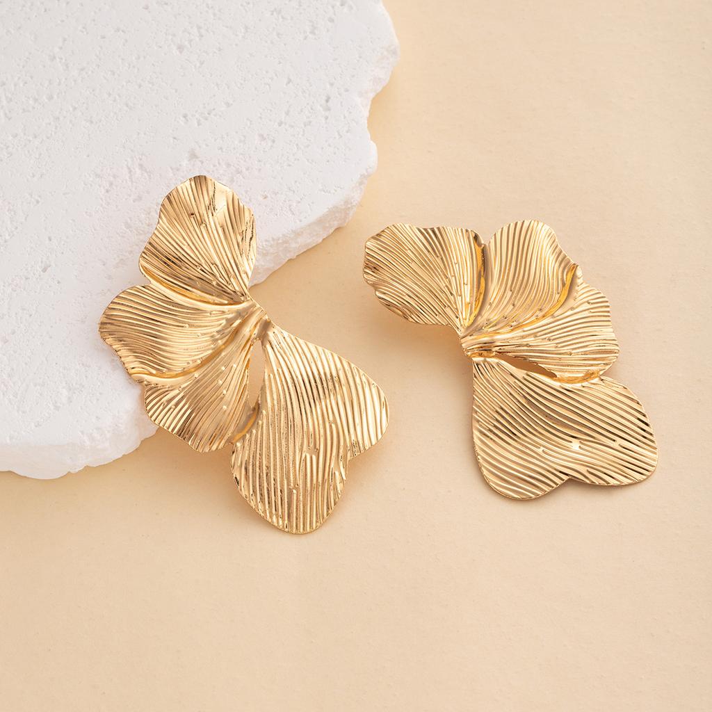 Exaggerated Design Irregular Pleated Petal Earrings Niche Personalized Flower Stud Earrings Retro Atmospheric Earrings