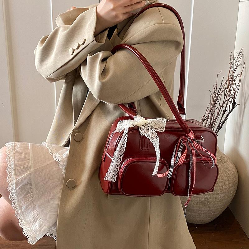 This Year's Popular Boston Bag Women's Large-capacity 2025 New Casual Shoulder Underarm Bag Design Pillow Bag