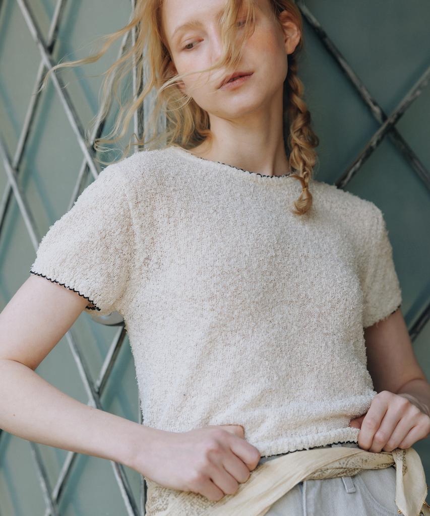 ANDNEEDS Feather Half Sleeve Knit (Ivory)