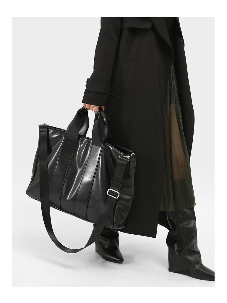 New 2025 Trendy Large-Capacity Leather Crossbody Bag for Commuting & Casual Outdoor Fashion