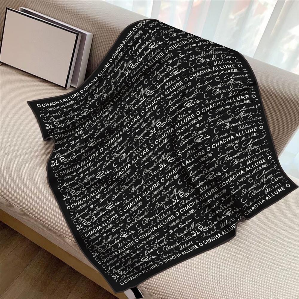 New Design Letters Flowers Printed Twill Silk Scarf Square Scarves Lady Wraps Kerchief Woman Neck Shawl Wraps Echarpes 90Cm