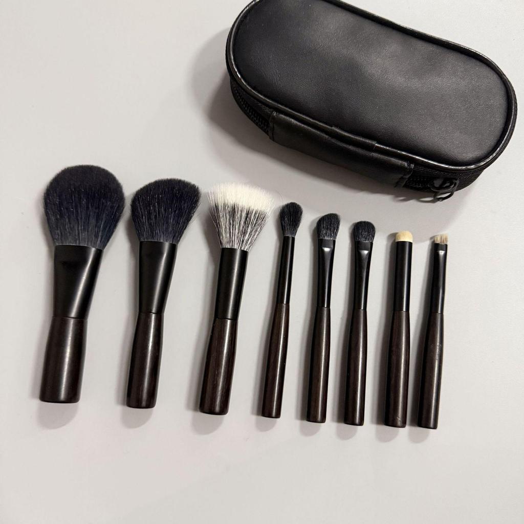 Set Mini Portabil Pensule Machiaj Ebonit: Pensule pentru pudră de lână, contur, stippling și fard de ochi