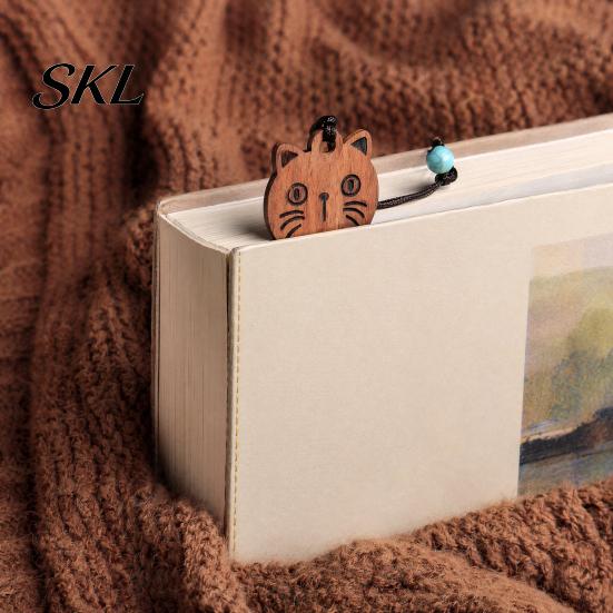 Cat Shaped Bookmark Wooden Cartoon Bookmarks for Book Lovers, Natural Wood Marker, Cute Literary Kitten Art Craft Bookmark, Vintage Gift Women