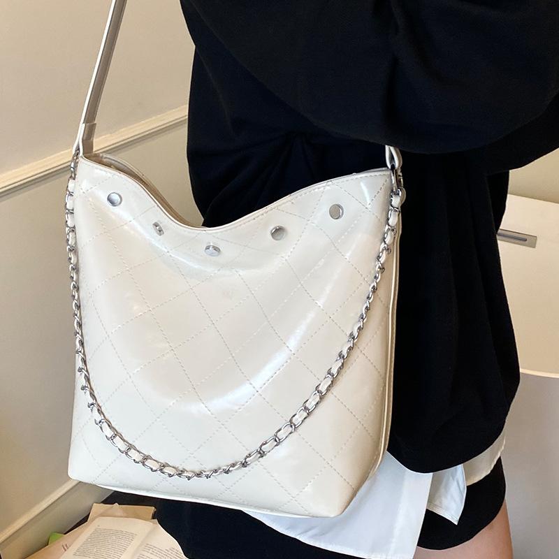 2025 summer new retro stray bucket bag rhombus chain large capacity tote bag versatile messenger shoulder bag