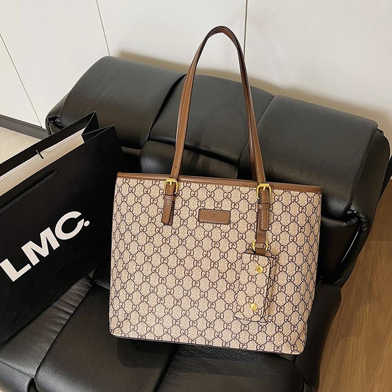 Commuter Bag Going Out Large-capacity Shoulder Bag Women's 2026 New Model, Light Luxury High-end Tote Bag Underarm Bag