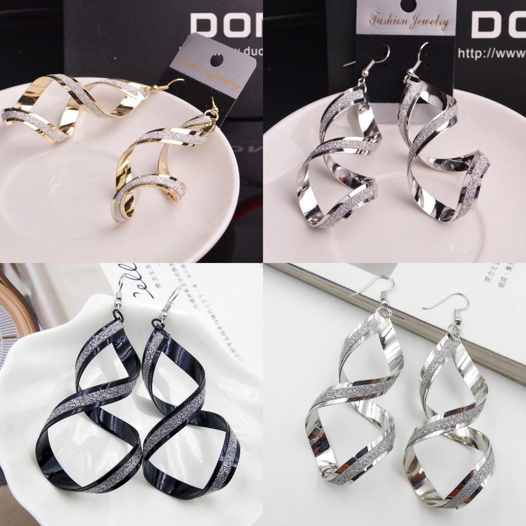 Wholesale Geometric Shape Earrings For Women In Trendy Korean Style
