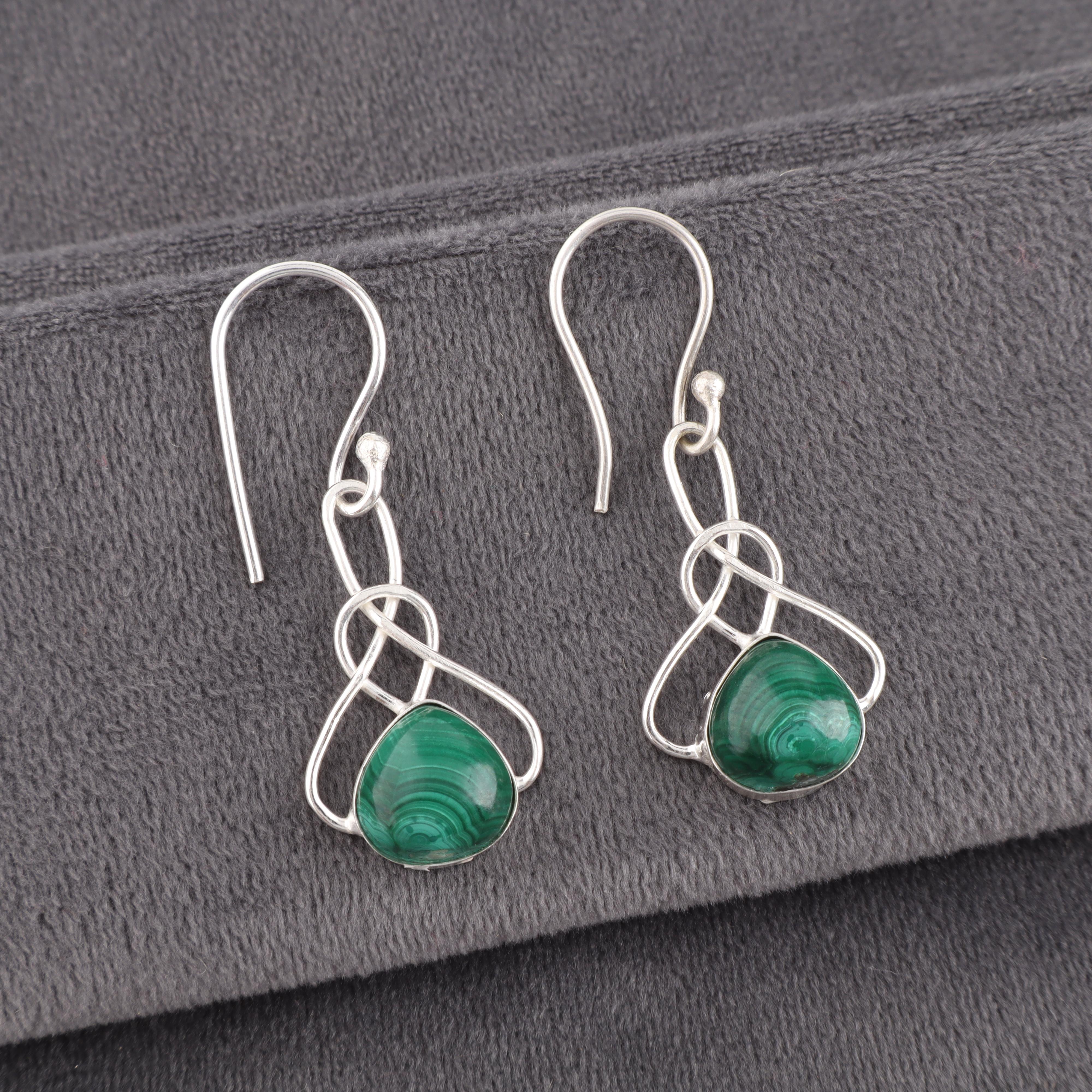 

Малахитовые серьги, серьги из стерлингового серебра 925 пробы. Серьги ручной работы Ювелирные изделия из драгоценных камней Подарок для женщин 1.50 Inches зелёный