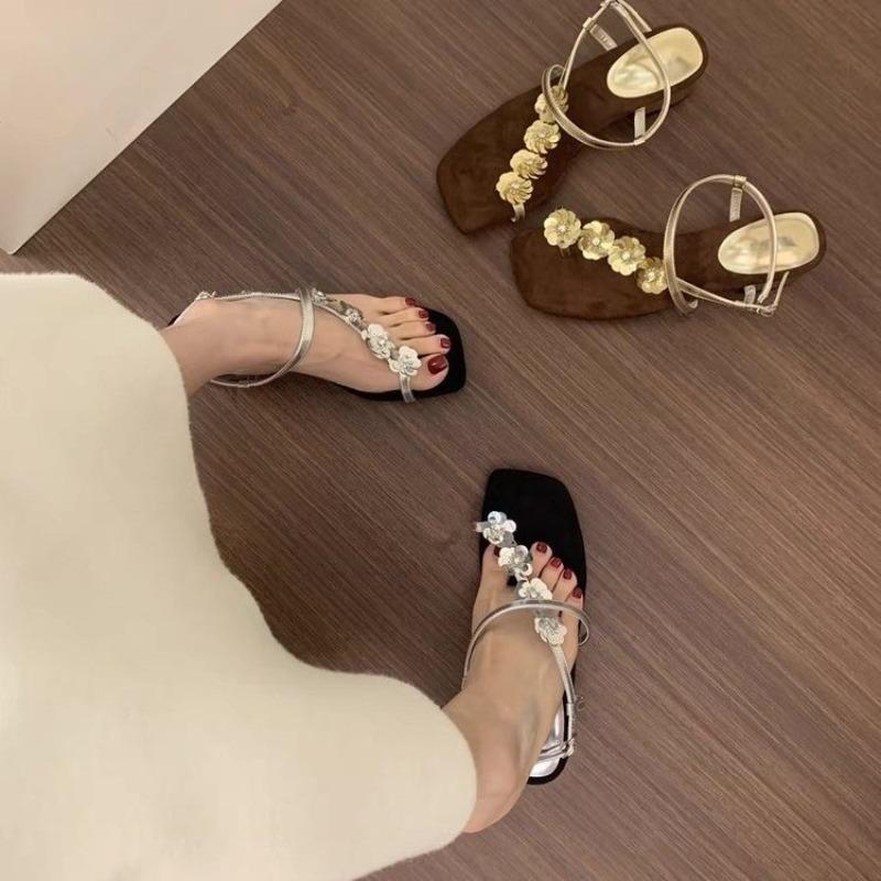 Fashion French Niche Silver Toe Sandals Women's Summer 2025 New Low Heel Roman Shoes