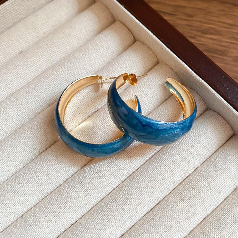 

Капающее масло мазок широкое лицо круг серьги ретро гонконгский стиль персонализированные серьги мода высокое чувство темперамент серьги женщины