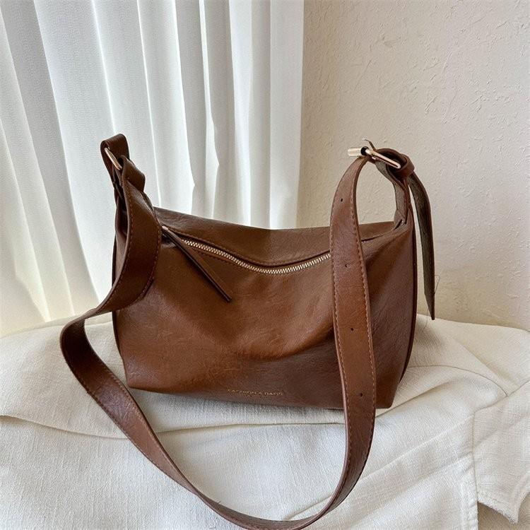 Trendy Casual Women s Solid Color Shoulder Bag Stylish Tote Handbag For Travel светло-коричневого