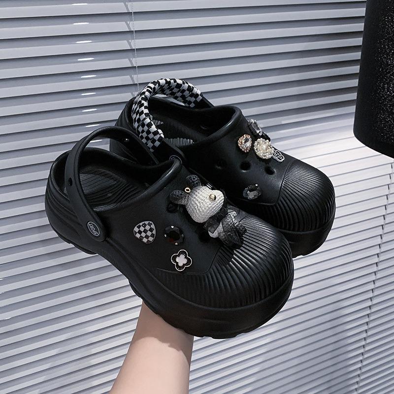 Cute cartoon hole shoes women's spring new wear non-slip deodorant beach seaside heightening sandals