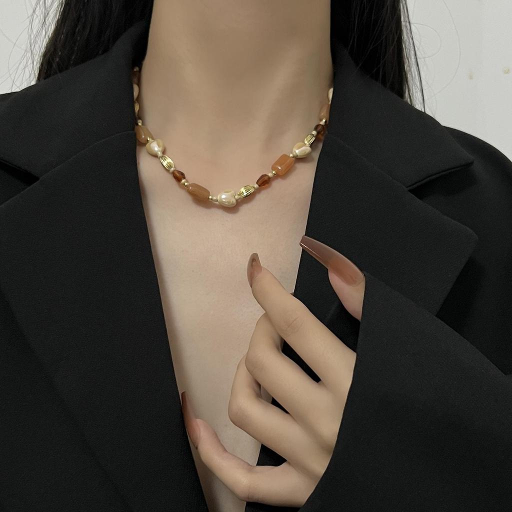 Retro Beaded Necklace for Women In Autumn and Winter Small Crowd Layered Necklace Design Irregular Necklace Accessories